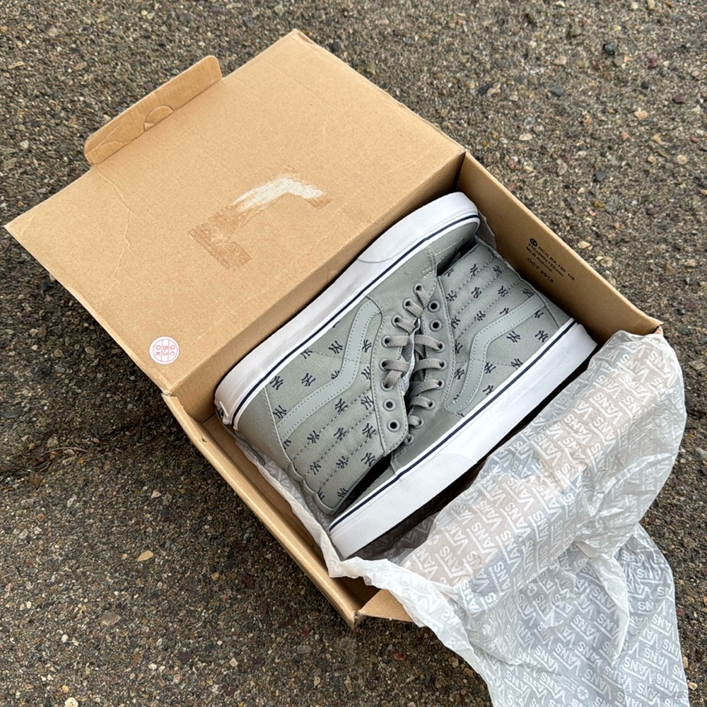 Vans sk8 hi - New York Yankees NY - men’s 7.5 women’s 9 - NIB